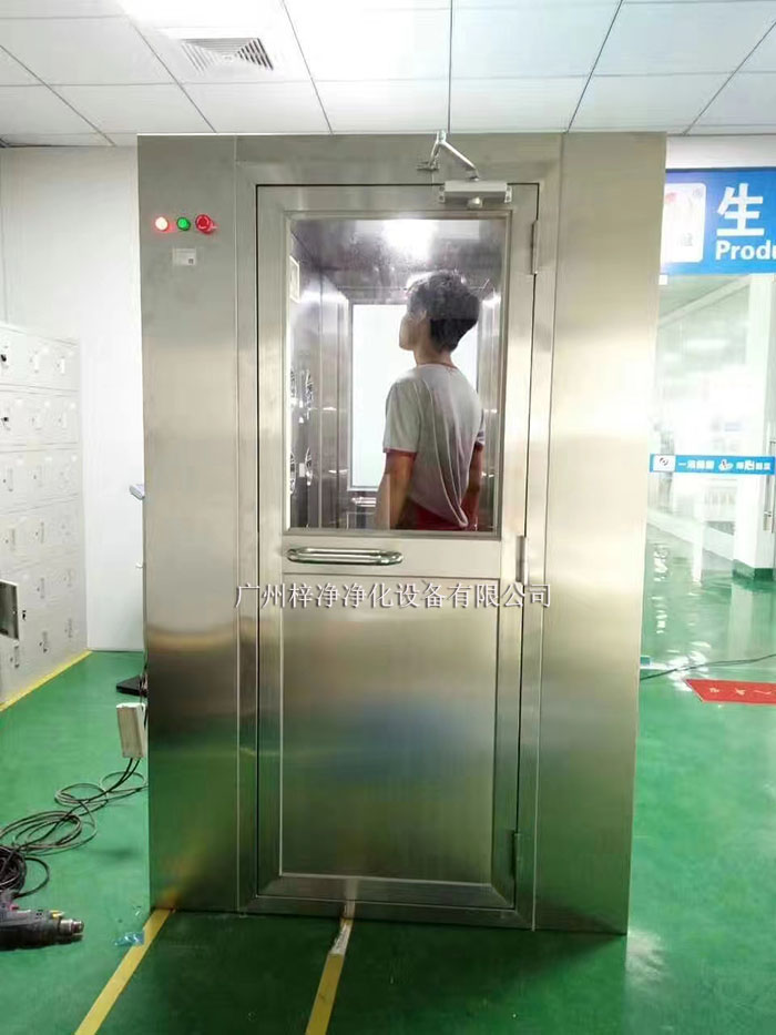 風淋室廣泛應用于電子、制藥、食品、精密儀器制造等行業。