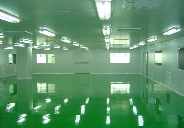 潔凈技術(shù)（cleanroom）是適應(yīng)實(shí)驗(yàn)研究與產(chǎn)品加工的精密化、微型化、高純度、高質(zhì)量和高可靠性等方面要求而誕生的一門新興技術(shù)。潔凈室（cleanroom）這個(gè)名詞和概念源于18世紀(jì)六十年代的歐洲醫(yī)學(xué)，當(dāng)時(shí)的理解僅限于經(jīng)噴灑消毒后可以控制創(chuàng)部感染率的處置室、手術(shù)室這類滅菌處理的工作境